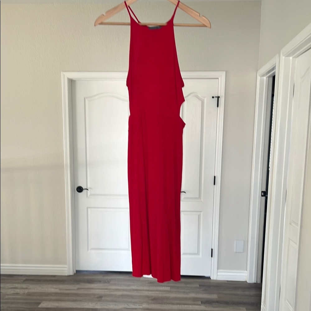 Red Sleeveless Midi Dress